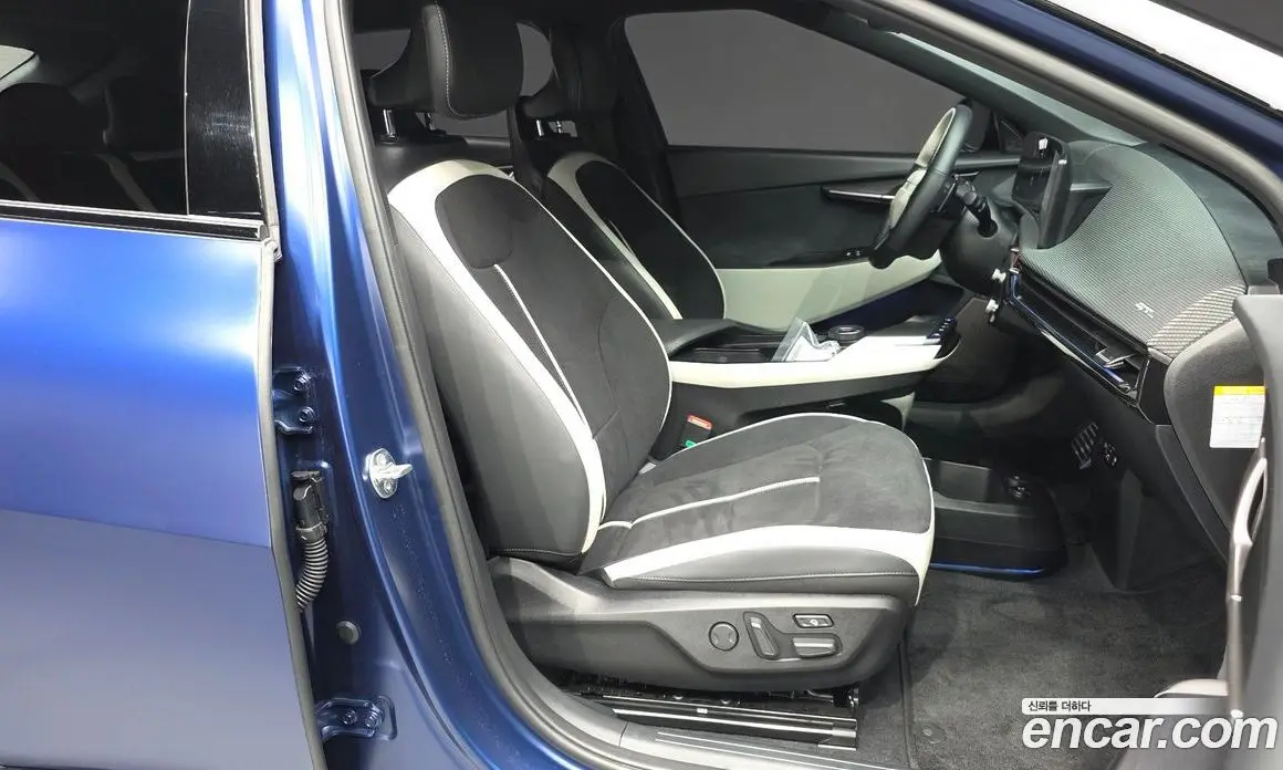 Kia EV6 2024 0.1 автомат (гидро), фото 17 Kia EV6 2024 0.1 автомат (гидро), фото 17