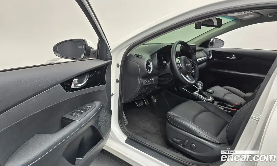 Kia K3 2024 1.6 автомат (гидро), фото 13
