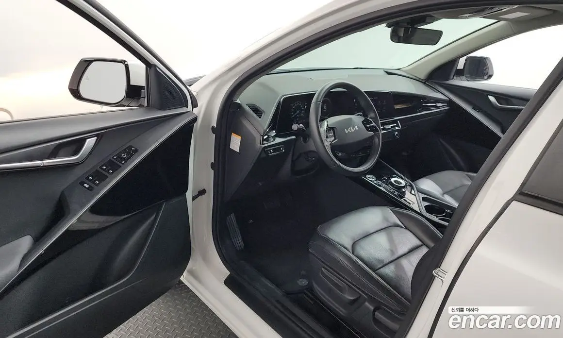 Kia Niro 2022 0.2 автомат (гидро), фото 13 Kia Niro 2022 0.2 автомат (гидро), фото 13