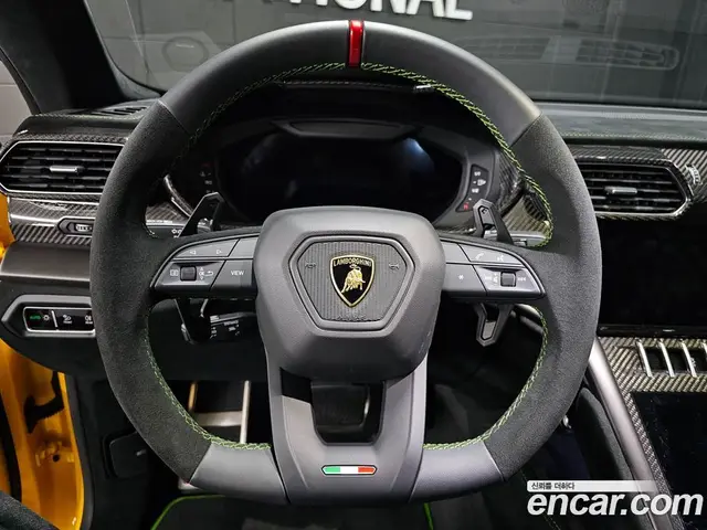 Lamborghini Urus 2024 4.0 автомат (гидро), миниатюра 11