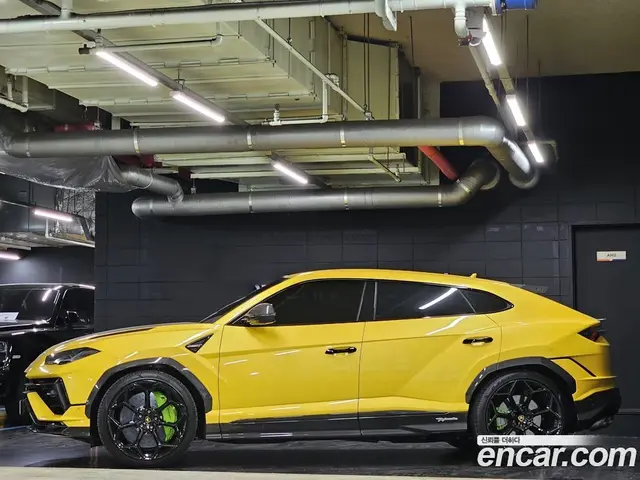 Lamborghini Urus 2024 4.0 автомат (гидро), миниатюра 3