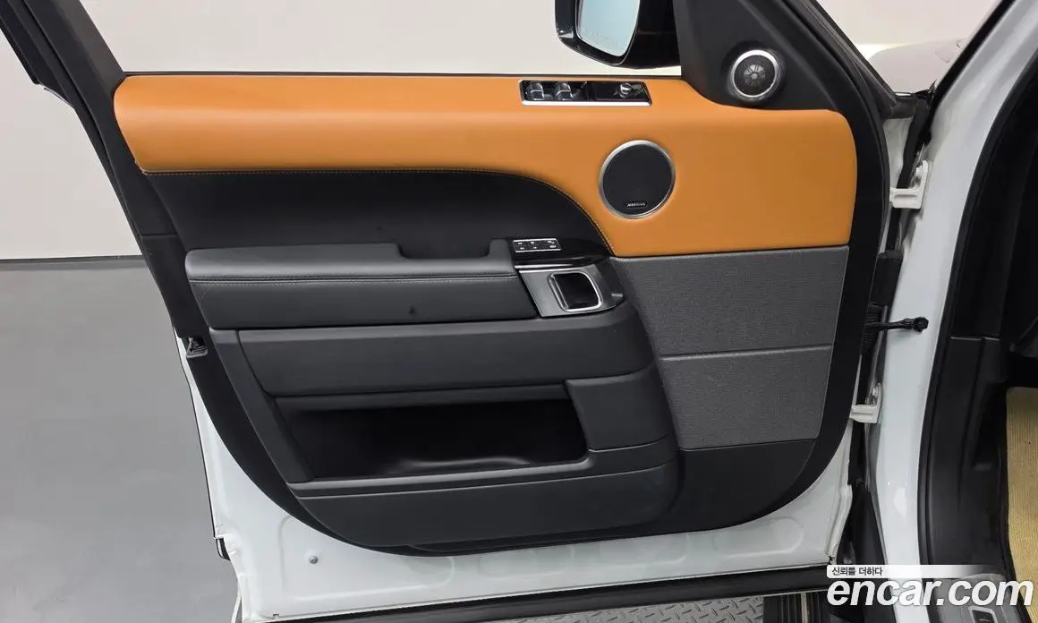 Land Rover Range Rover Sport 2019 3.0 автомат (гидро), фото 13