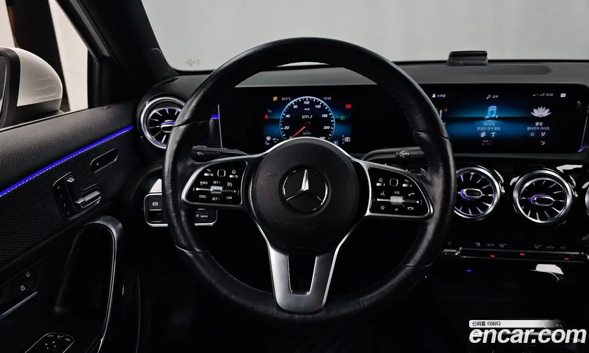 Mercedes-Benz A-Class 2020 2.0 автомат (гидро), фото 19