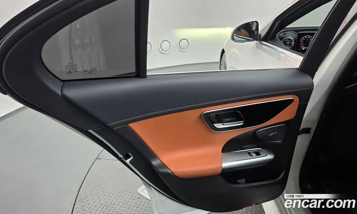 Mercedes-Benz C-Class 2023 2.0 автомат (гидро), фото 15