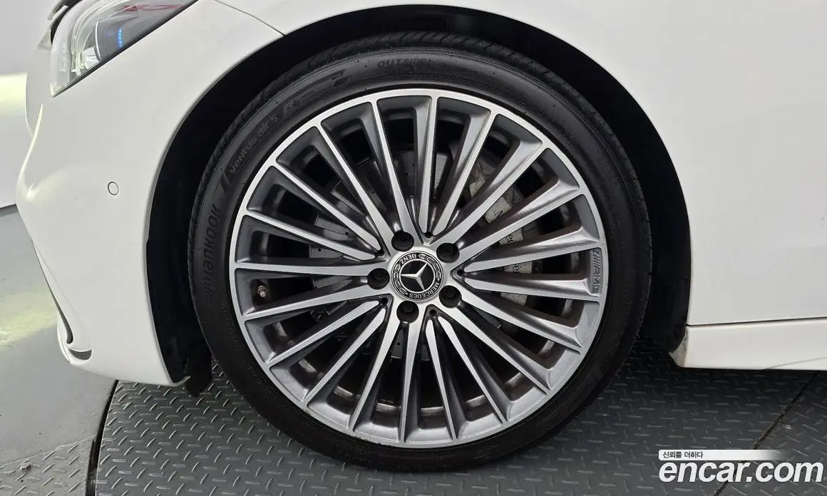 Mercedes-Benz C-Class 2023 2.0 автомат (гидро), фото 5