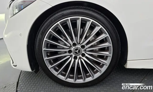 Mercedes-Benz C-Class 2023 2.0 автомат (гидро), миниатюра 5