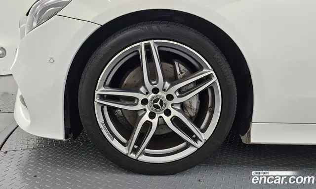 Mercedes-Benz E-Class 2018 1.9 автомат (гидро), миниатюра 5