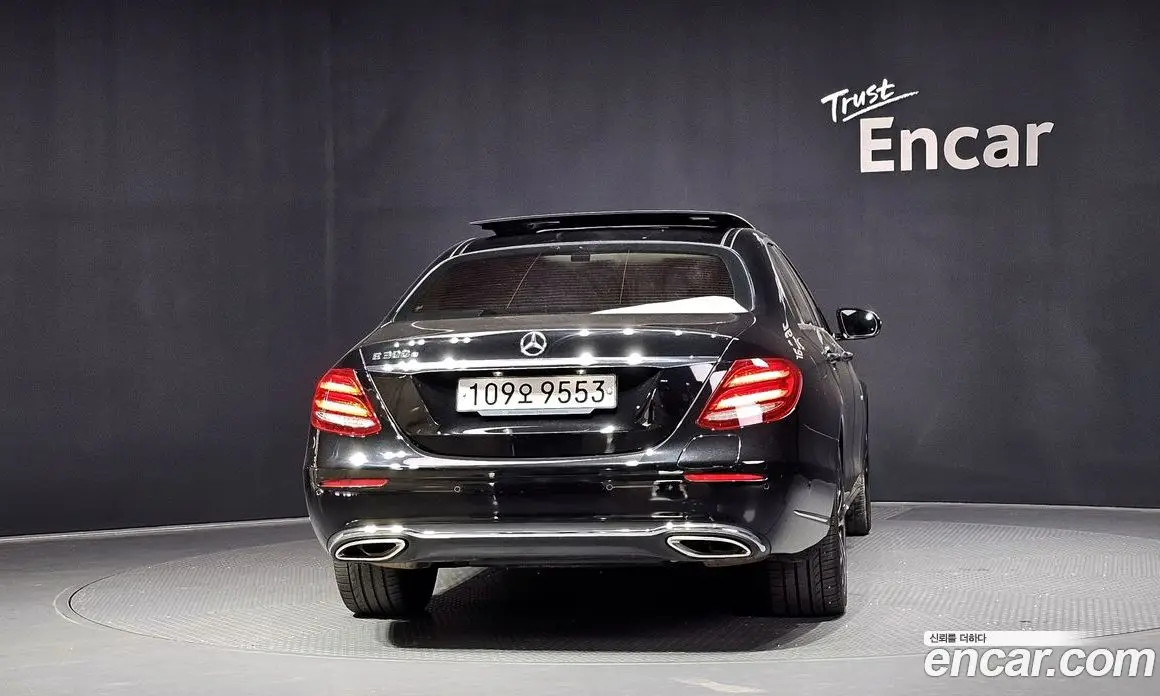 Mercedes-Benz E-Class 2019 2.0 автомат (гидро), фото 4