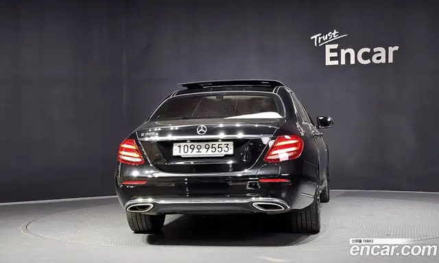 Mercedes-Benz E-Class 2019 2.0 автомат (гидро), миниатюра 4
