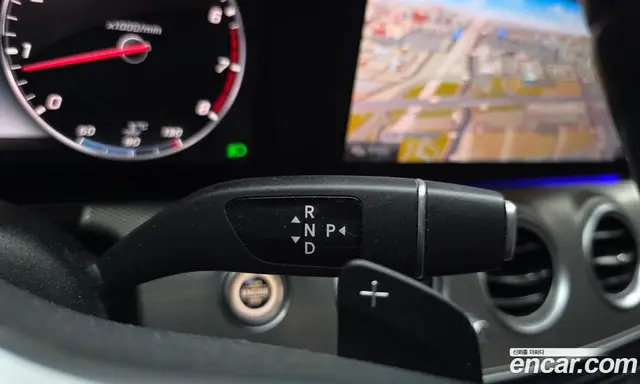 Mercedes-Benz E-Class 2019 2.0 автомат (гидро), миниатюра 12