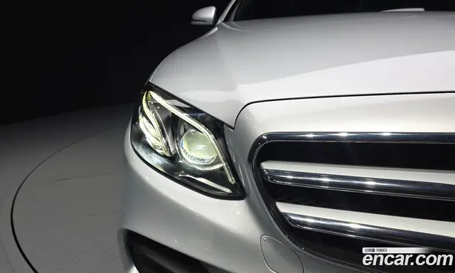 Mercedes-Benz E-Class 2019 2.0 автомат (гидро), миниатюра 8