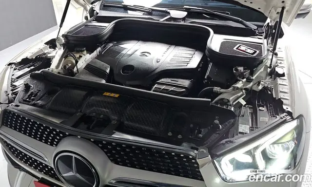 Mercedes-Benz GLE-Class 2023 3.0 автомат (гидро), миниатюра 6