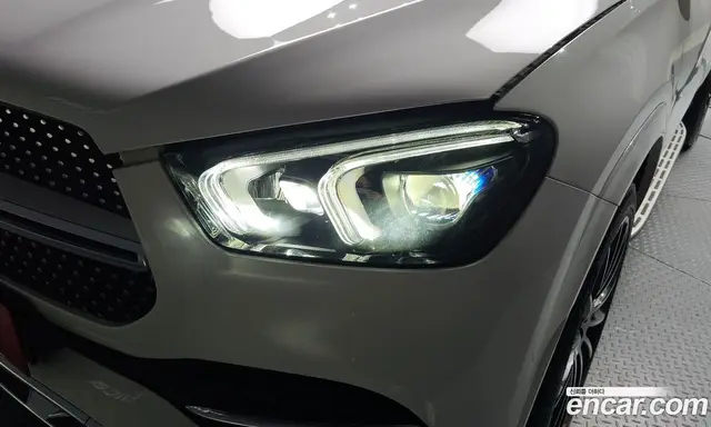 Mercedes-Benz GLE-Class 2023 3.0 автомат (гидро), миниатюра 8