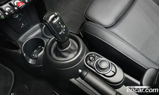 Mini Cooper Convertible 2024 1.5 автомат (гидро), миниатюра 12