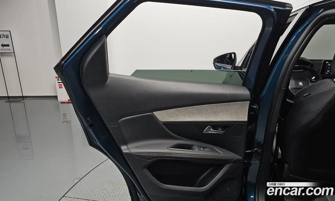 Peugeot 3008 2022 1.2 автомат (гидро), фото 14 Peugeot 3008 2022 1.2 автомат (гидро), фото 14
