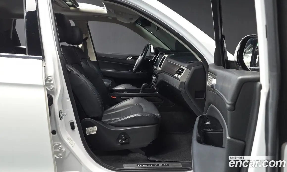 SsangYong Rexton 2018 2.2 автомат (гидро), фото 17