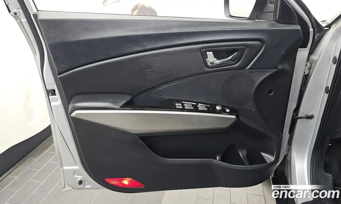 SsangYong TIBOLI 2015 1.6 автомат (гидро), фото 14