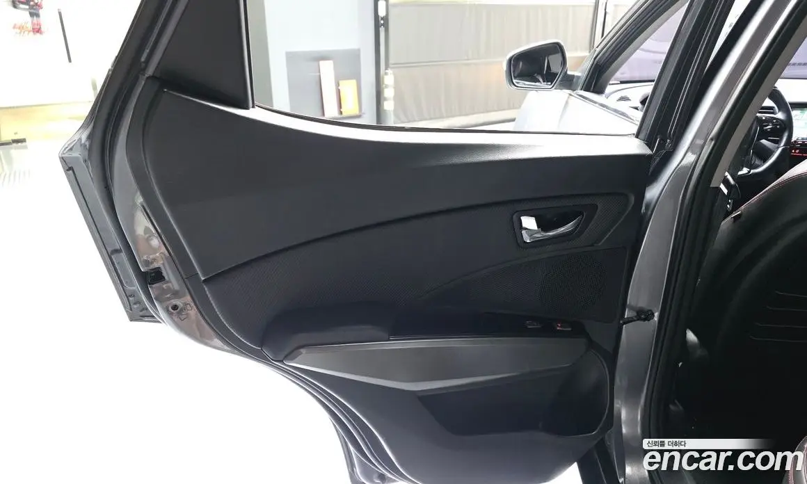 SsangYong TIBOLI 2017 1.6 автомат (гидро), фото 15