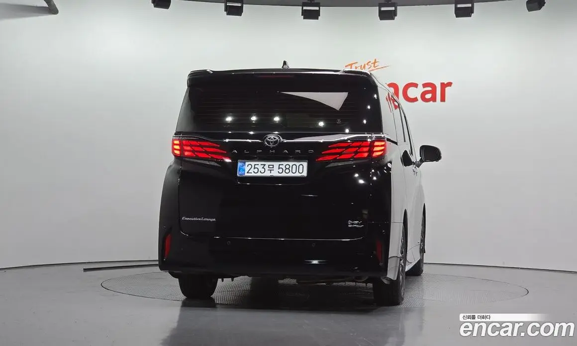 Toyota Alphard 2025 2.5 автомат (гидро), фото 3 Toyota Alphard 2025 2.5 автомат (гидро), фото 3