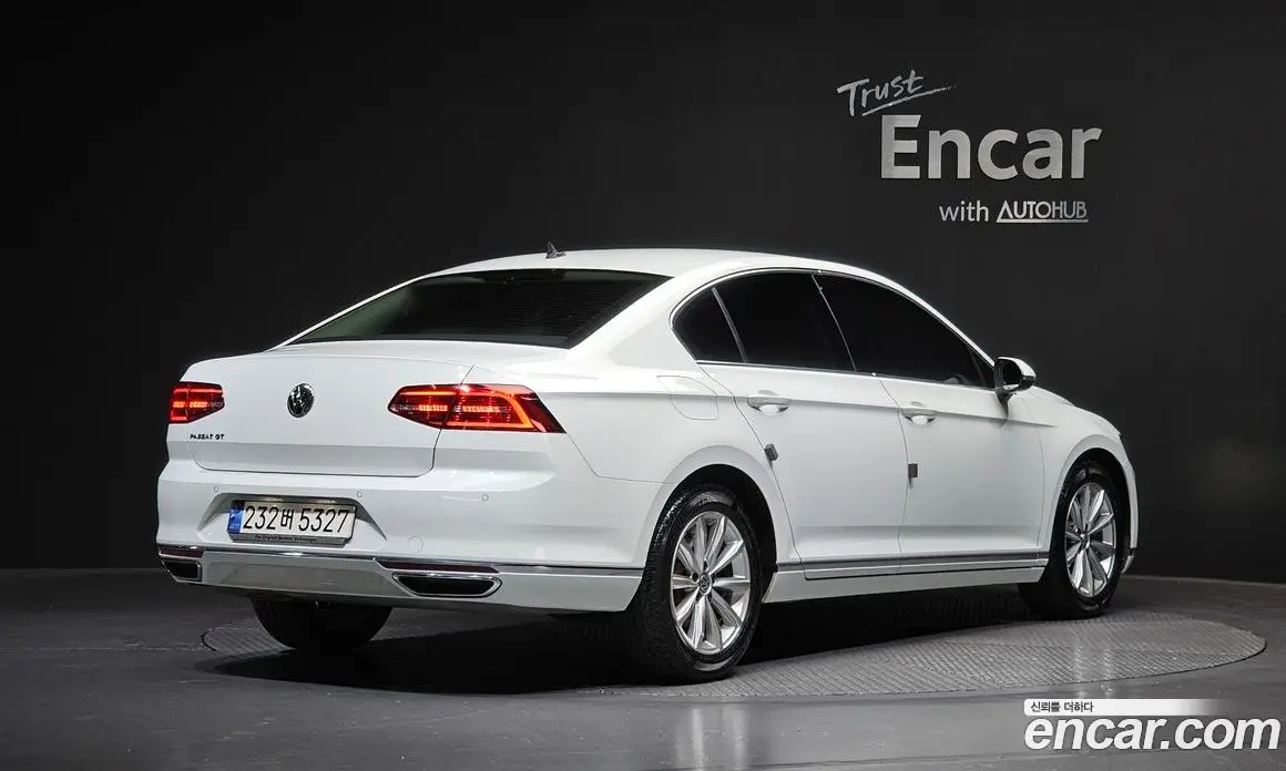 Volkswagen Passat 2018 2.0 автомат (гидро), фото 2 Volkswagen Passat 2018 2.0 автомат (гидро), фото 2
