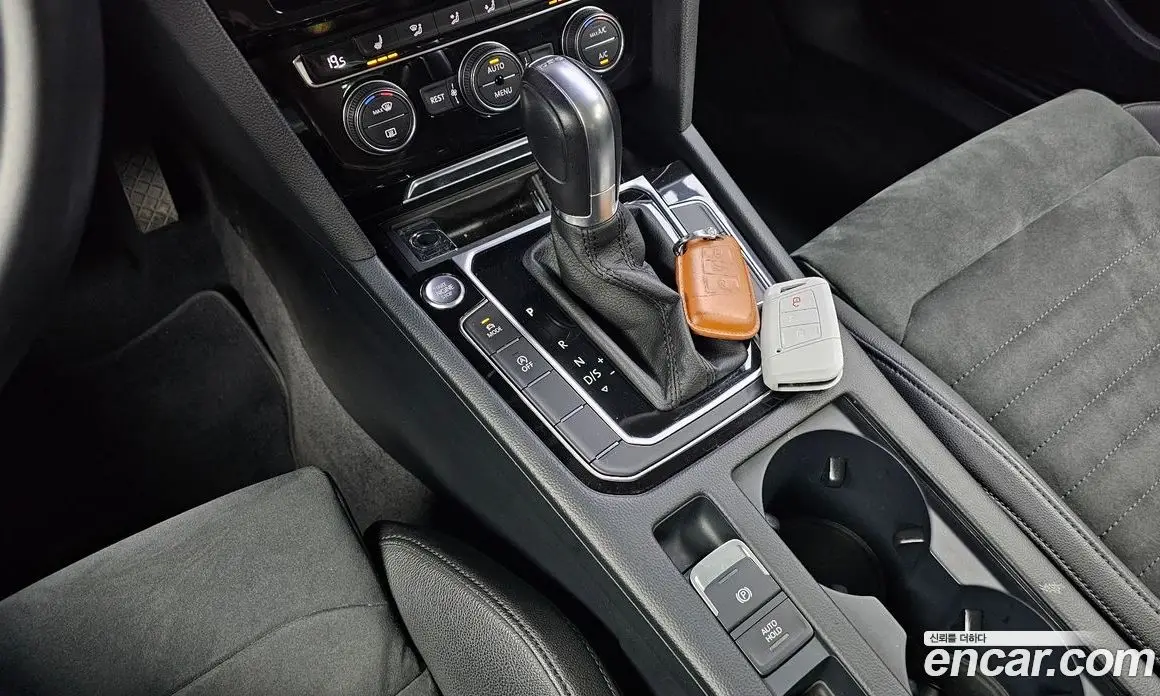 Volkswagen Passat 2018 2.0 автомат (гидро), фото 12 Volkswagen Passat 2018 2.0 автомат (гидро), фото 12