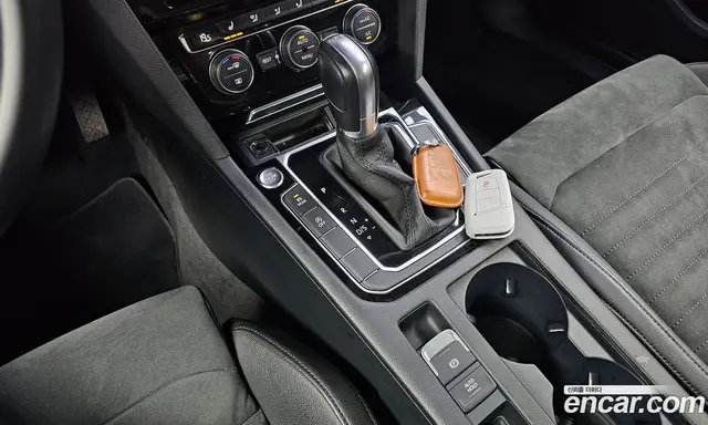 Volkswagen Passat 2018 2.0 автомат (гидро), миниатюра 12