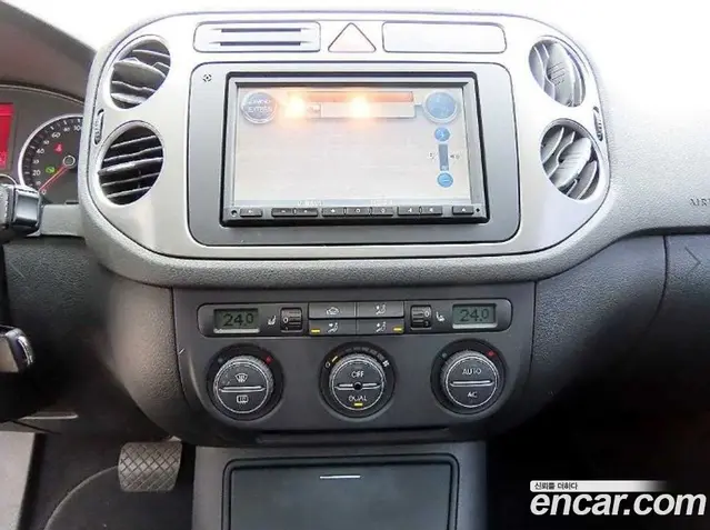 Volkswagen Tiguan 2008 2.0 автомат (гидро), миниатюра 12