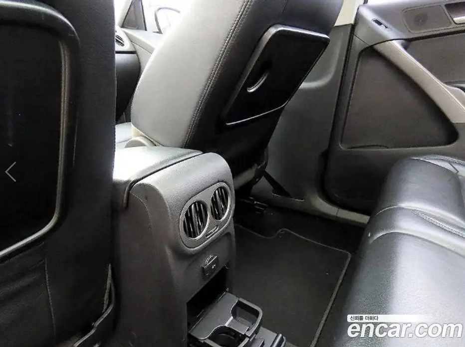 Volkswagen Tiguan 2008 2.0 автомат (гидро), фото 15 Volkswagen Tiguan 2008 2.0 автомат (гидро), фото 15