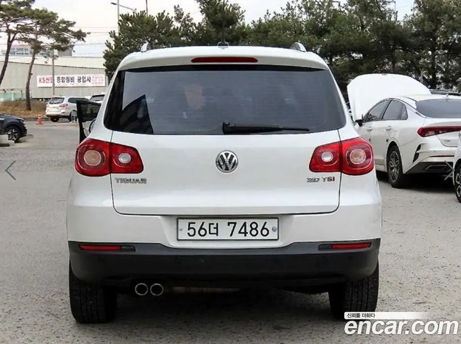 Volkswagen Tiguan 2008 2.0 автомат (гидро), фото 4 Volkswagen Tiguan 2008 2.0 автомат (гидро), фото 4