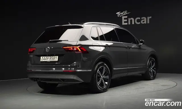 Volkswagen Tiguan 2020 2.0 автомат (гидро), миниатюра 2 Volkswagen Tiguan 2020 2.0 автомат (гидро), миниатюра 2