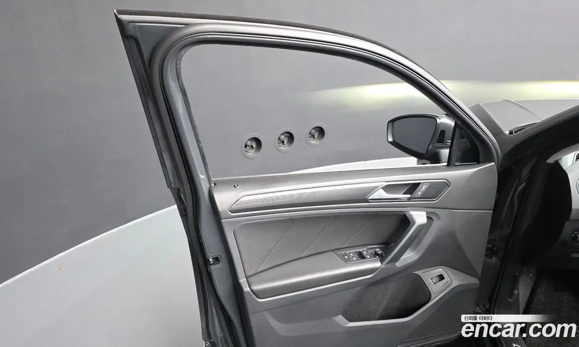 Volkswagen Tiguan 2020 2.0 автомат (гидро), фото 14 Volkswagen Tiguan 2020 2.0 автомат (гидро), фото 14