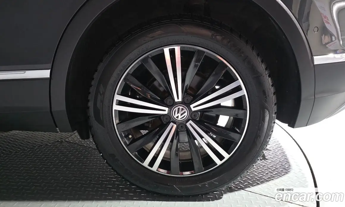 Volkswagen Tiguan 2020 2.0 автомат (гидро), фото 7 Volkswagen Tiguan 2020 2.0 автомат (гидро), фото 7