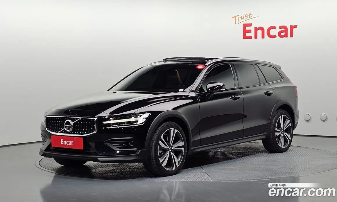 Volvo V60 2021 2.0 автомат (гидро), фото 1 Volvo V60 2021 2.0 автомат (гидро), фото 1