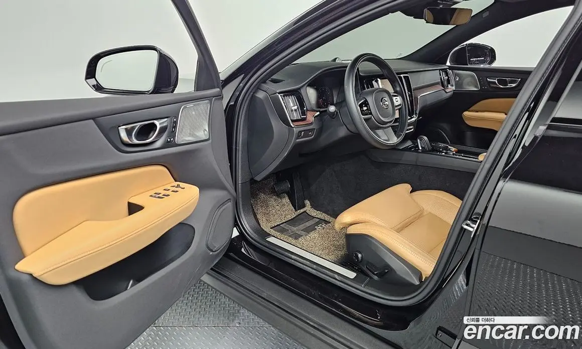 Volvo V60 2021 2.0 автомат (гидро), фото 13 Volvo V60 2021 2.0 автомат (гидро), фото 13