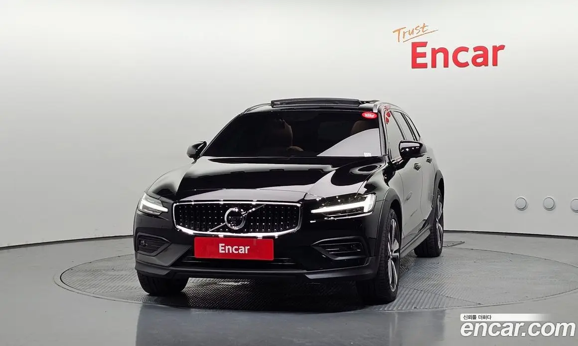 Volvo V60 2021 2.0 автомат (гидро), фото 3 Volvo V60 2021 2.0 автомат (гидро), фото 3