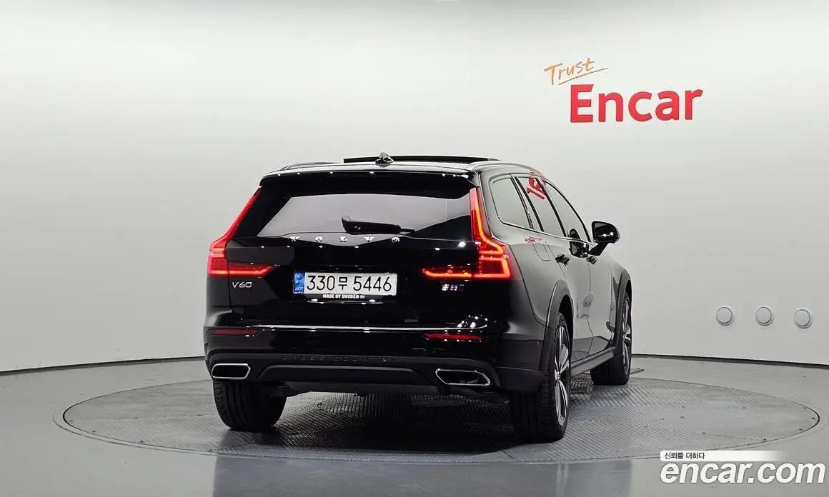 Volvo V60 2021 2.0 автомат (гидро), фото 4 Volvo V60 2021 2.0 автомат (гидро), фото 4
