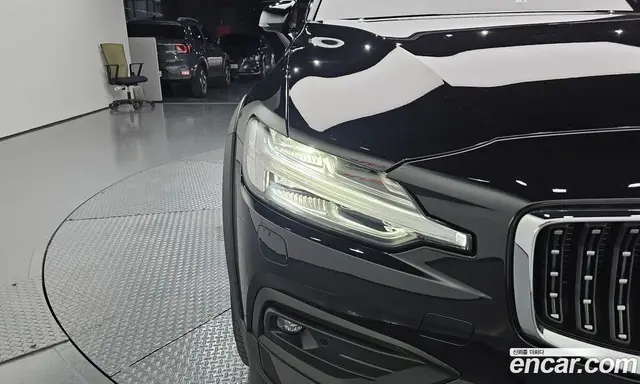 Volvo V60 2021 2.0 автомат (гидро), миниатюра 8 Volvo V60 2021 2.0 автомат (гидро), миниатюра 8