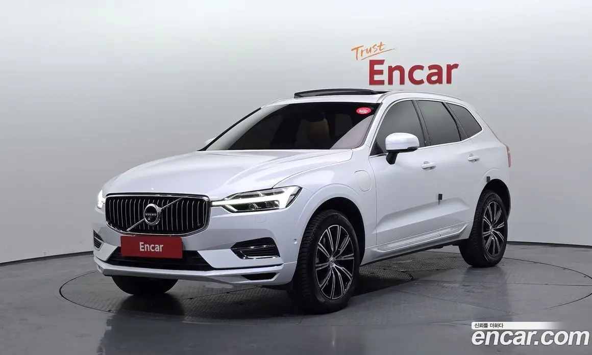 Volvo XC60 2021 2.0 автомат (гидро), фото 1 Volvo XC60 2021 2.0 автомат (гидро), фото 1