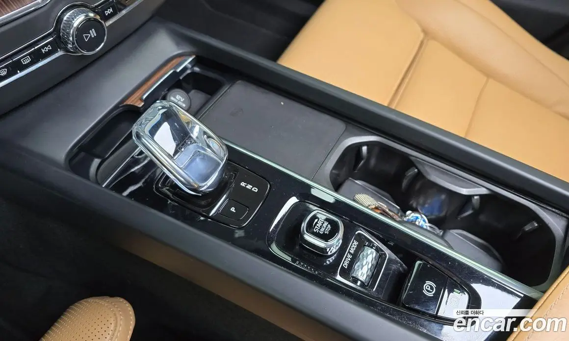 Volvo XC60 2021 2.0 автомат (гидро), фото 12 Volvo XC60 2021 2.0 автомат (гидро), фото 12