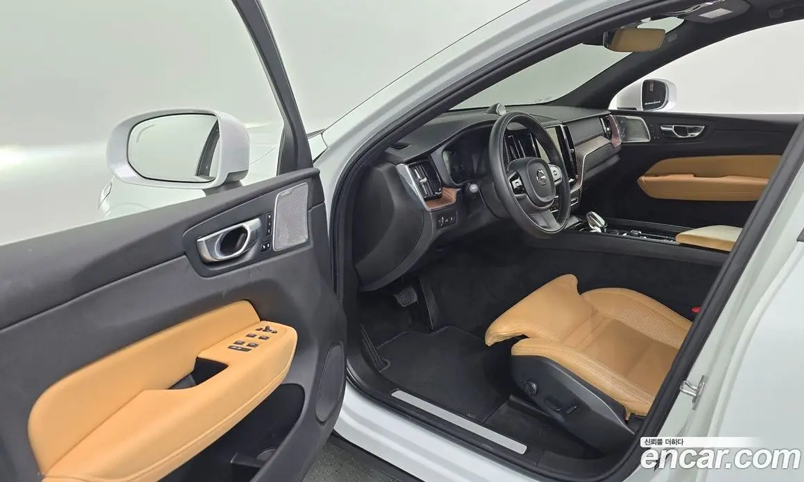 Volvo XC60 2021 2.0 автомат (гидро), фото 13 Volvo XC60 2021 2.0 автомат (гидро), фото 13