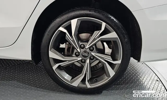 Audi A3 2023 2.0 автомат (гидро), миниатюра 7