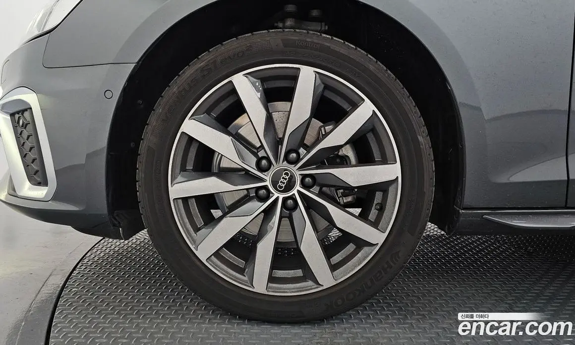 Audi A4 2023 2.0 автомат (гидро), фото 5 Audi A4 2023 2.0 автомат (гидро), фото 5