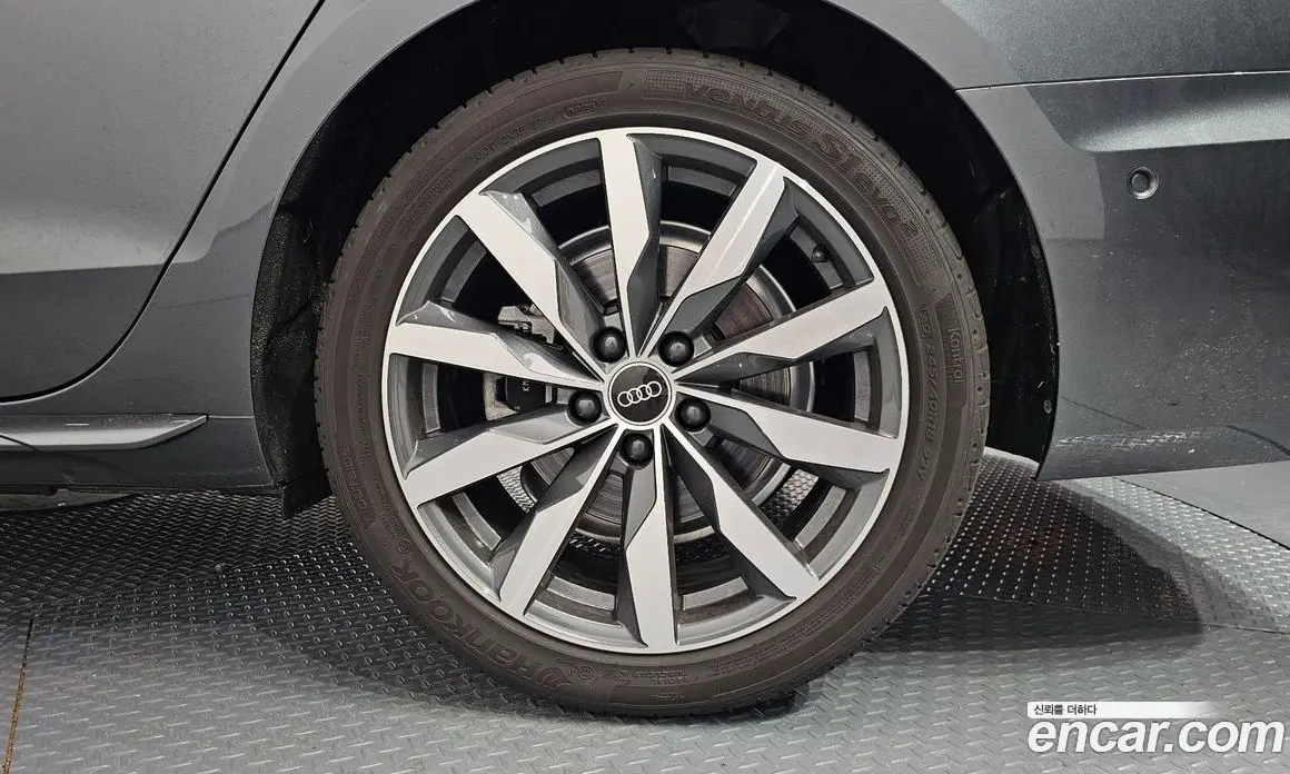 Audi A4 2023 2.0 автомат (гидро), фото 7 Audi A4 2023 2.0 автомат (гидро), фото 7
