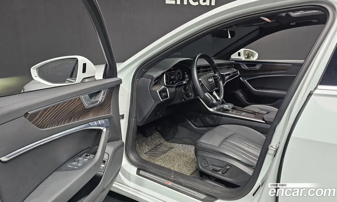 Audi A6 2020 2.0 автомат (гидро), фото 13