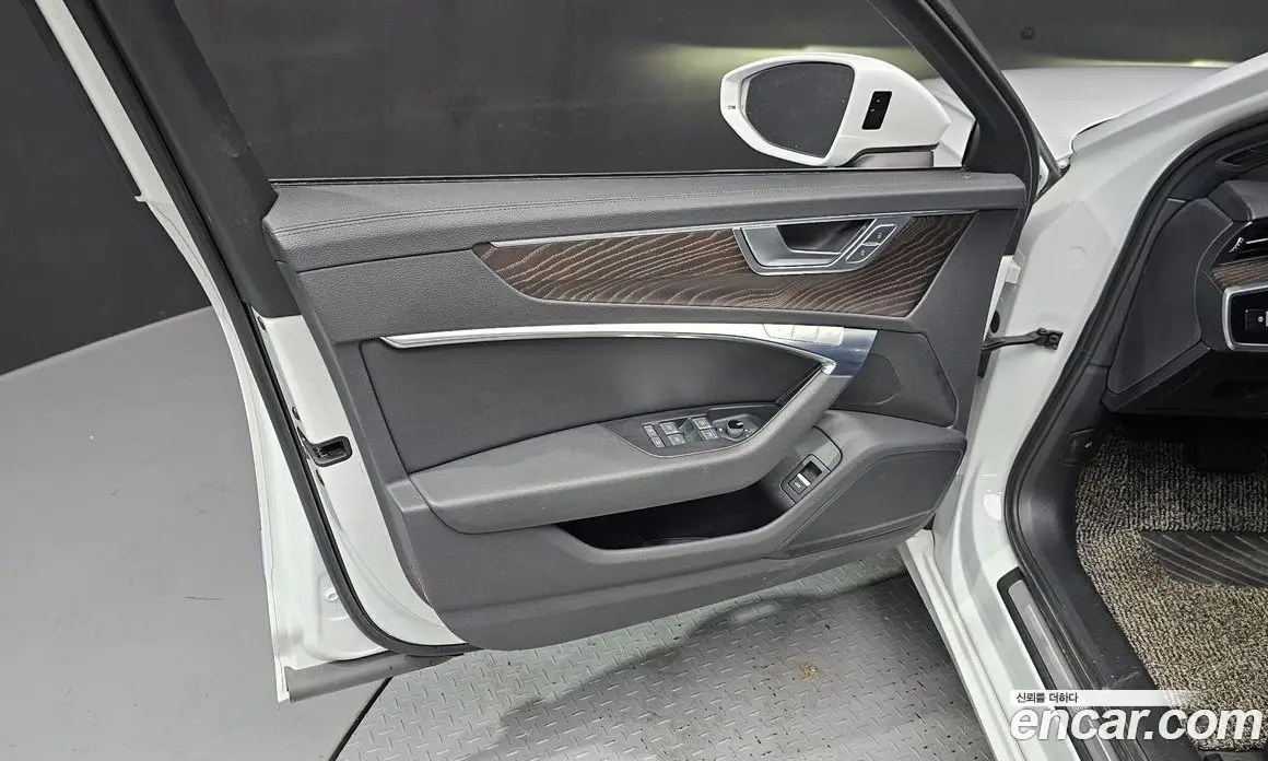 Audi A6 2020 2.0 автомат (гидро), фото 14