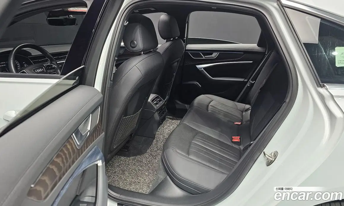 Audi A6 2020 2.0 автомат (гидро), фото 16