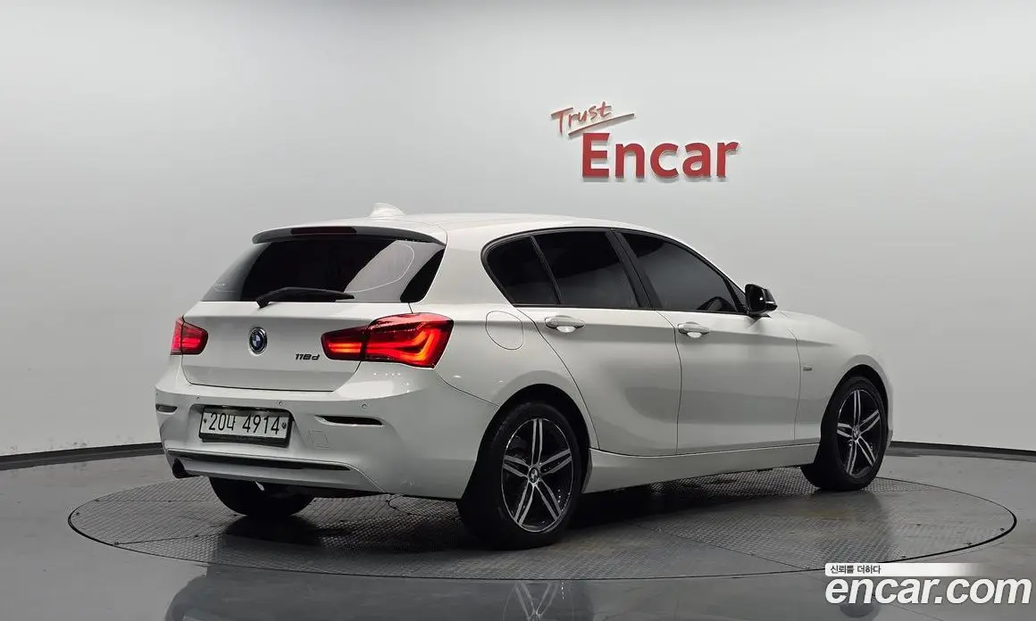 BMW 1 серия 2018 2.0 автомат (гидро), фото 2