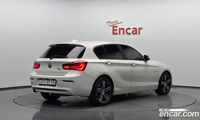 BMW 1 серия 2018 2.0 автомат (гидро), миниатюра 2