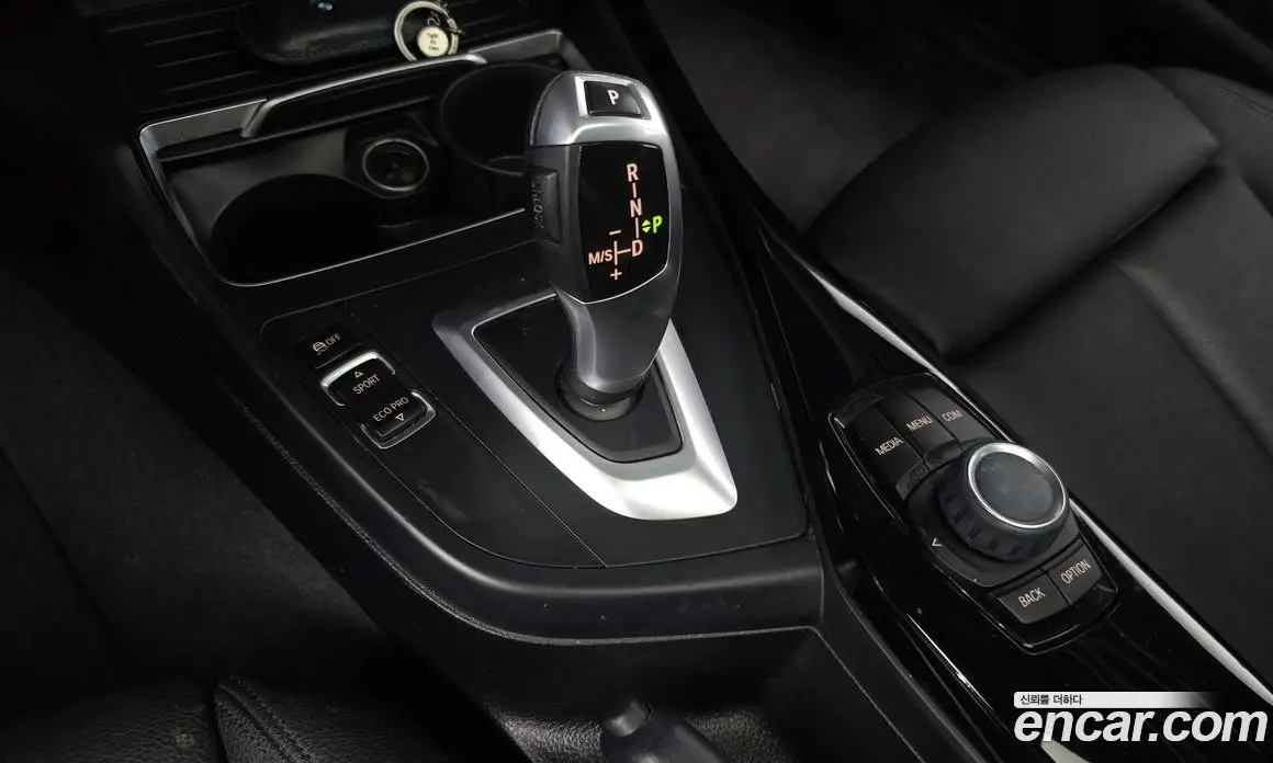 BMW 1 серия 2018 2.0 автомат (гидро), фото 12