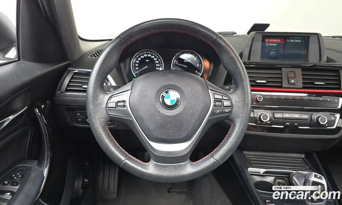 BMW 1 серия 2018 2.0 автомат (гидро), фото 19